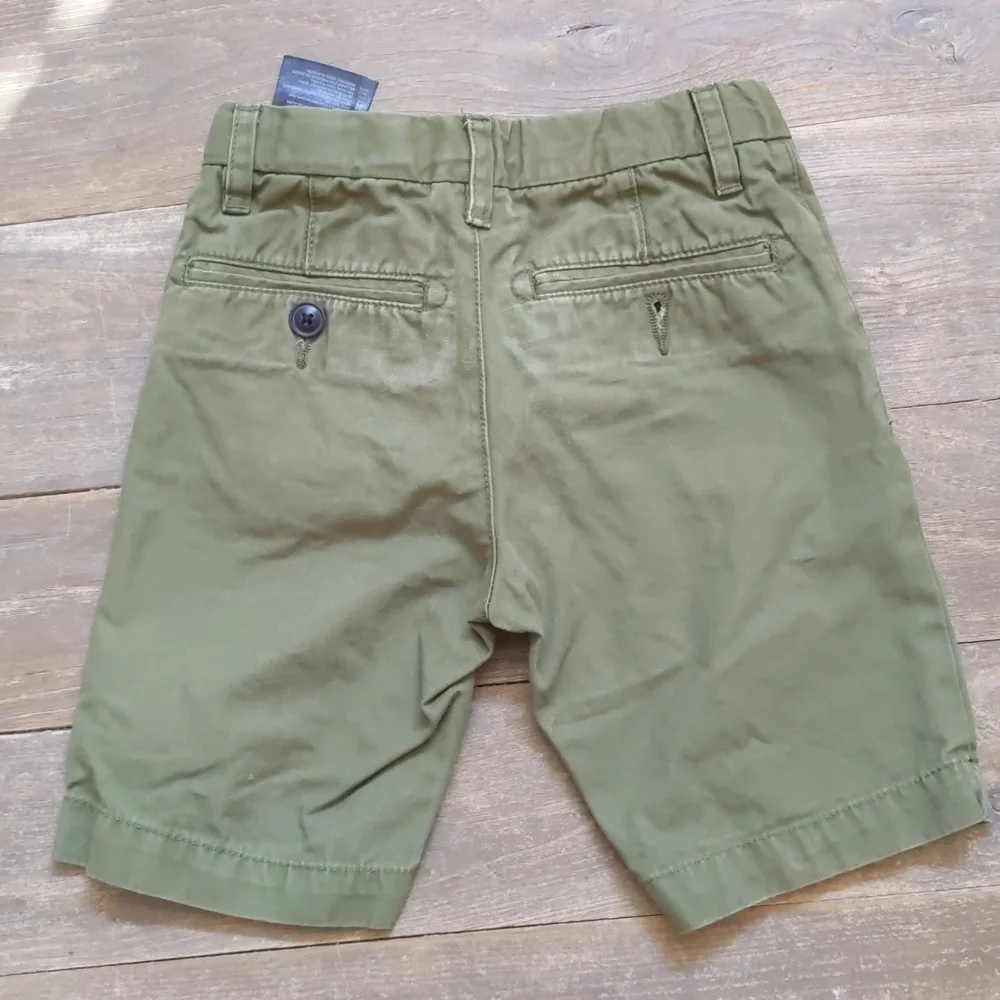 Size 3-4 H&M green adjustable waist cotton pocketed shorts